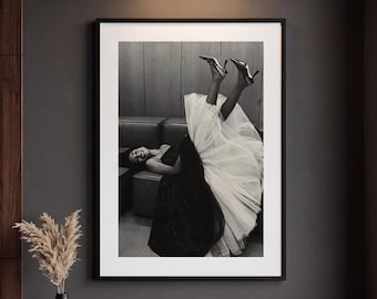 Vintage Oliva Dean Print, Y2K Pop Singer Decor, Timeless Fashion Aesthetics Wall Mount, Minimalistic Celebrity Poster, Black & White Photo