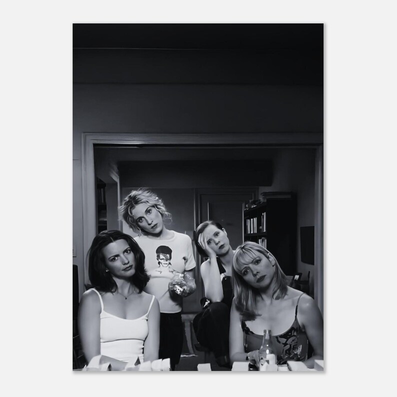 SATC-poster | Iconische muurkunst voor tv-programma's | Zwart-witte vriendschapsafdruk | Chique modedecor | Esthetisch cadeau voor stadsmeisjes afbeelding 5