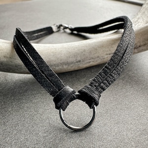 Mini Gunmetal O Ring Choker Necklace, Simple Gothic Black Leather Day Collar, Alt 90s y2k Goth Jewelry, Witchy Whimsigoth Fashion