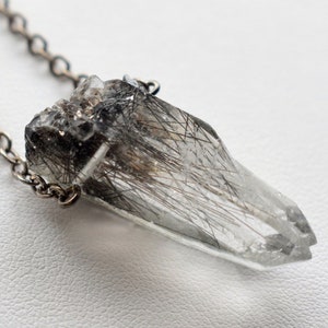 Actinolite Quartz Necklace - Black Rutilated Quartz Jewelry - Witchy Raw Crystal Necklace - Boho Raw Quartz Pendant - Rare Crystal Jewlelry