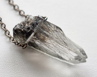 Actinolite Quartz Necklace - Black Rutilated Quartz Jewelry - Witchy Raw Crystal Necklace - Boho Raw Quartz Pendant - Rare Crystal Jewlelry