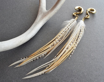 Blonde Feather Ear Hangers - Feather Plug Earrings - Dangle Plugs Gauges - Bridal Wedding Plugs - 4g Brass Spiral Gauges for Stretched Ears
