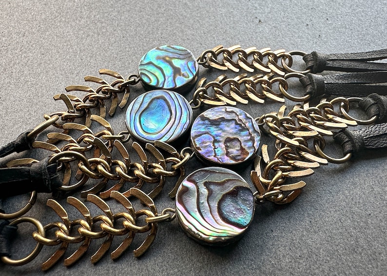 Häxig Abalone Shell Choker Halsband, Gotisk Svart Läder Ryggkedja Halsband, Alt Goth Smycken bild 6