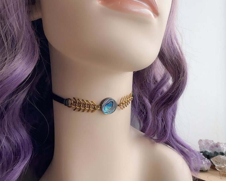 Häxig Abalone Shell Choker Halsband, Gotisk Svart Läder Ryggkedja Halsband, Alt Goth Smycken bild 7