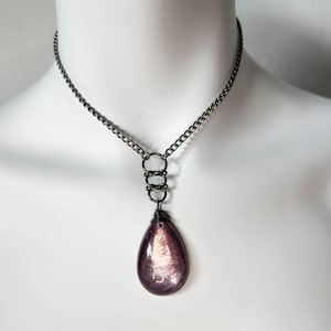 Edelstein Lepidolith Halskette, Gothic Edelstein Anhänger, Witchy Alt Goth Schmuck, Grunge Whimsigoth Fashion Bild 11