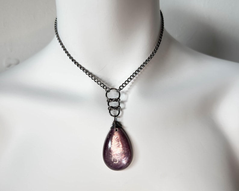 Edelstein Lepidolith Halskette, Gothic Edelstein Anhänger, Witchy Alt Goth Schmuck, Grunge Whimsigoth Fashion Bild 11