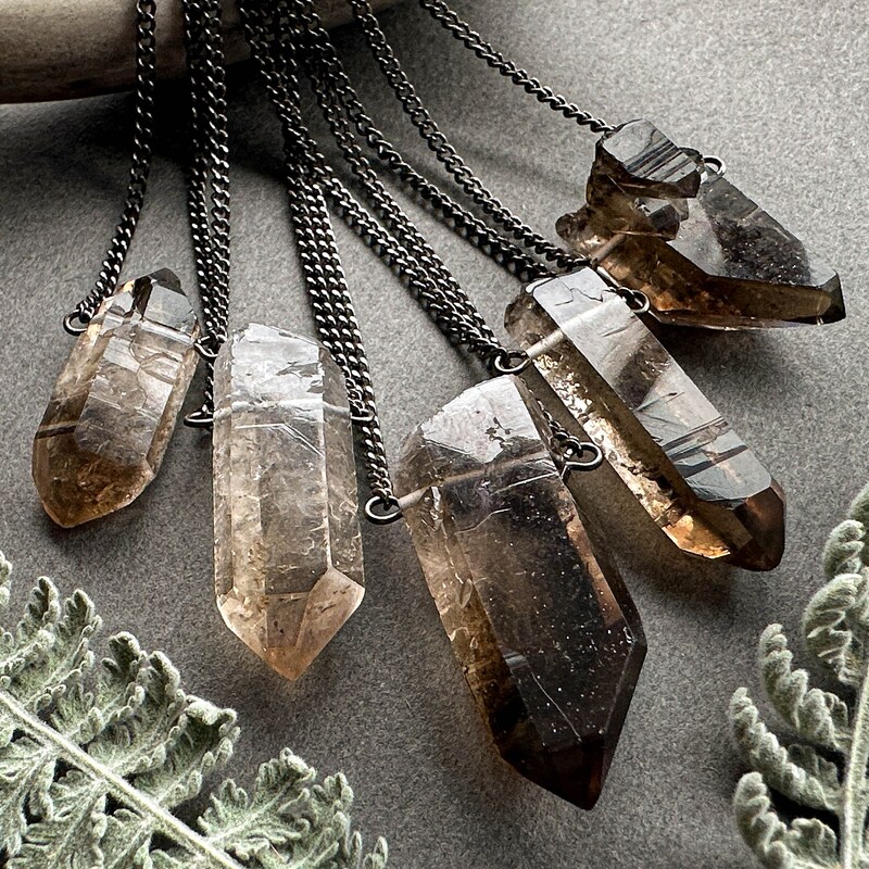 Killer - SMALL FACETED CRYSTAL CAP BRASS/ RAW SMOKY QUARTZ PENDANT