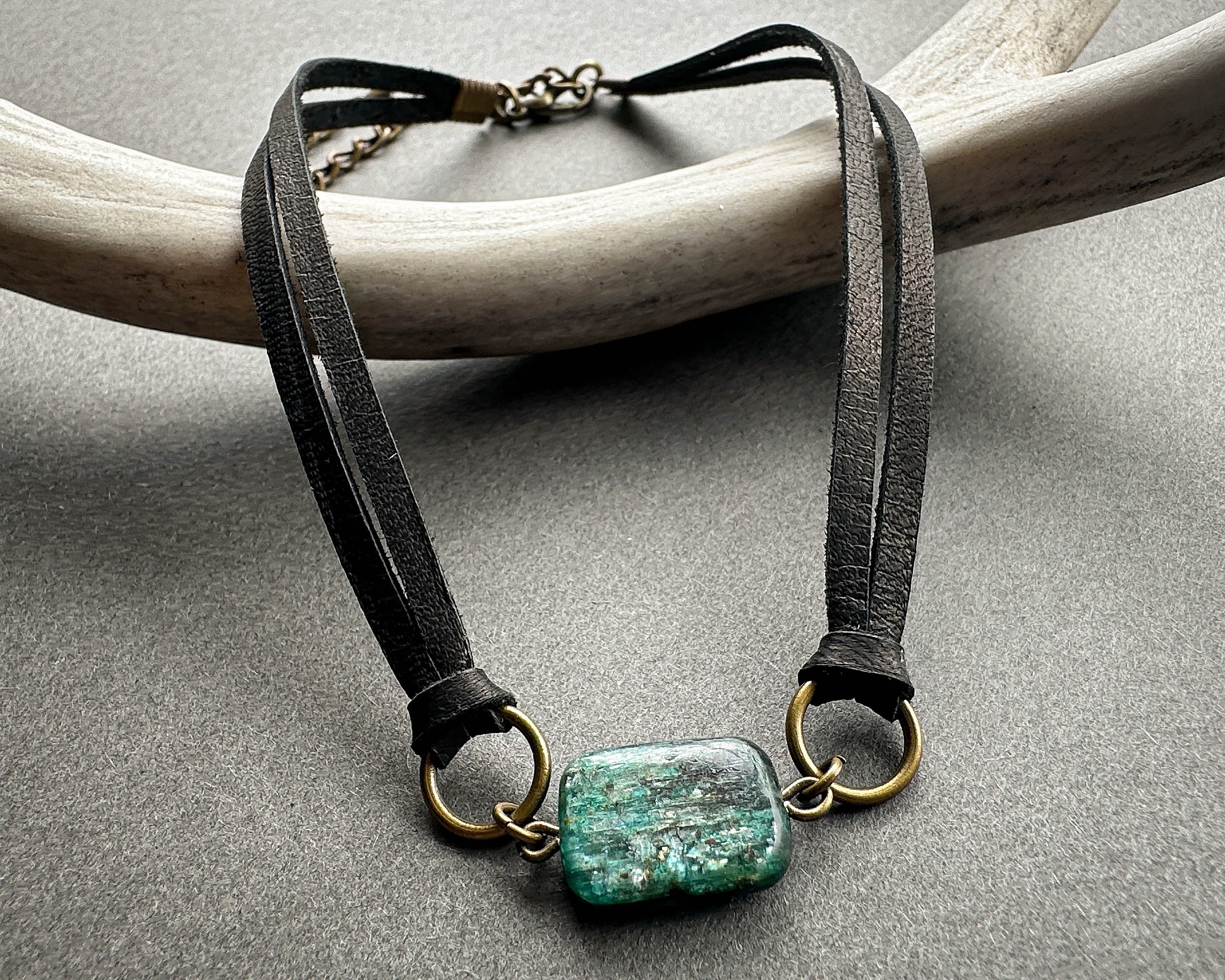 Teal Kyanite Choker Necklace, Witchy Black Leather Crystal Choker Collar for Women, y2K 90's Alt Goth Jewelry, Boho Whimisgoth Aesthetic