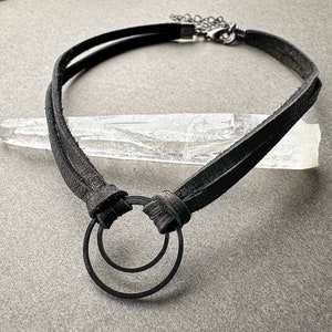 Double O-Ring Choker Necklace, Discreet Black Leather Day Collar, Alt 90s Witchy Goth Aesthetic, y2K Gothic Jewelry for Women, Gift for Her