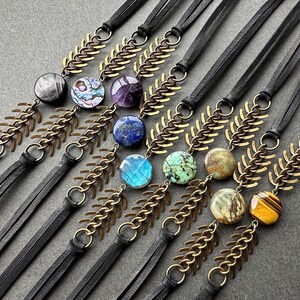 Häxig Abalone Shell Choker Halsband, Gotisk Svart Läder Ryggkedja Halsband, Alt Goth Smycken bild 11