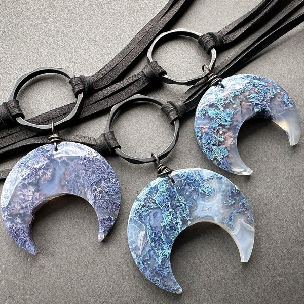 Collana girocollo a forma di luna in agata muschiata viola, collare da giorno in stile gotico con anello a O in pelle nera, gioielli Celestial Alt anni '90 y2k