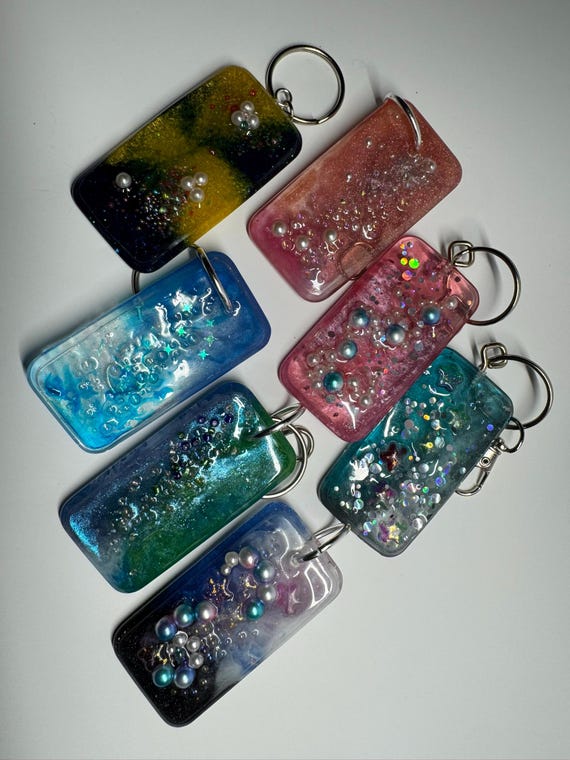 One of a Kind Resin Keychain – Shimmering Fidget Charm, Handmade Sensory Tool, Glittery Bag Accessory