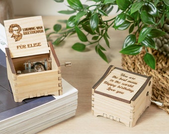 Für Elise - Ludwig van Beethoven - Personalized Hand Crank Wood Music Box With Custom Engraving