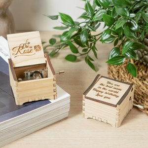 La vie en rose - Personalized Hand Crank Wood Music Box With Custom Engraving