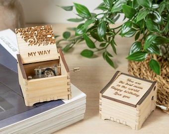 My Way - Gepersonaliseerde hand crank houten muziekdoos met aangepaste gravure