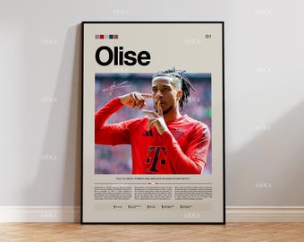 Könnte beinhalten: Ein gerahmtes Poster mit einem Foto eines Fußballspielers im roten Trikot und dem Namen Olise in großer schwarzer Schrift oben. Der Spieler macht eine Handgeste in der Nähe seines Mundes. Der Druck enthält kleinen Text und eine Signatur.