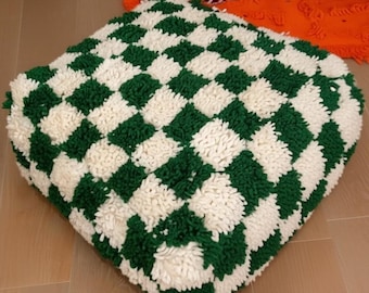 Marokkanischer Schachbrett-Pouf, Vintage-Bodenkissen aus grüner Wolle, handgeknüpfter Ottomanen-Fußhocker, quadratische Boho-Dekoration