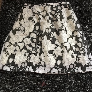 Fully lined floral handmade skirt, size XS