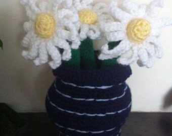 Flower vase pen holder/desk tidy- crochet