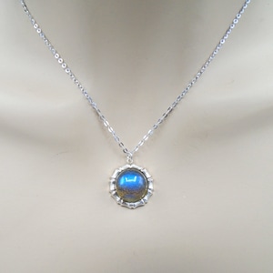 GORGEOUS LABRADORITE PENDANT Necklace  Labradorite Sterling Silver Pendant Necklace Natural Labradorite Necklace