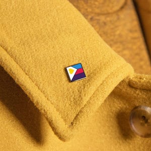 Mini-Polyamorie-Pride-Anstecknadel – Poly-Flagge ENM-Abzeichen, Geschenk, Polyam-Accessoire, dezenter, diskreter kleiner Ring, Infinity-Herz-Halskette, T-Shirt-Ohrring, Schmuck