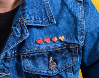 Pixel Heart Enamel Pins — Video Gamer Gift Couple Geek Nerd Valentine Wedding 2-Up Player Retro 8-Bit Pixel Arcade Lapel Badge 90s Nostalgia