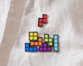 Tetris Enamel Pins — Retro Video Game Boy Badge Sticker Puzzle Nerd Classic 8Bit Arcade Pac Invader Pixel Art Earring Comic Con Gamer Gift