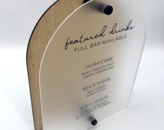 Cardápio de Bebidas Exclusivas em Madeira e Acrílico
