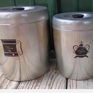 ヴィンテージ キャニスターセット アルミ製 ネスト式 ウエストベンド グラフィック 小麦粉 砂糖 コーヒー レトロ クラシック おばあちゃん風 コテージ キッチン用品 収納 MCM 1950年代 60年代