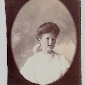 Old Photo Woman Gibson Girl White Dress Early 1900s Photograph Snapshot Vintage