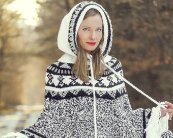 ジャケット・アウター NORDIC SWEATER PONCHO Women's Linda Anderson Le Moda Hooded Fleece Poncho with Hand