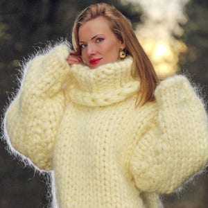 Mega Thick Fuzzy Mohair Sweater, Heavy 32 STRANDS Pullover in Ivory off ...