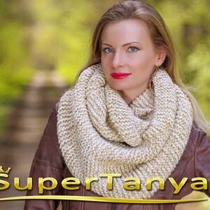 Round merino scarf hand knitted infinity shawl by SuperTanya