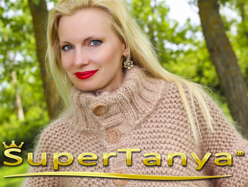 Fuzzy ribbed beige jacket by SuperTanya