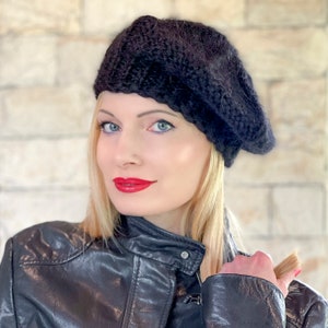 SuperTanya schwarzes Mohair-Baskenmütze, schicke Beanie-Mütze, handgestrickte Flauschmütze, Einheitsgröße, versandfertig