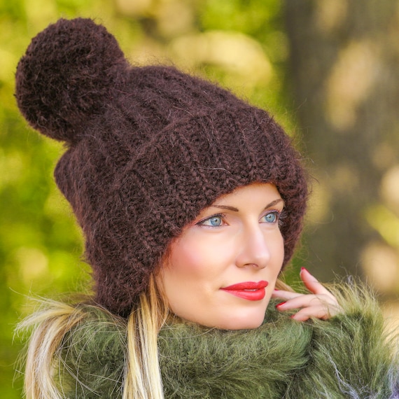 Hat Hand Knotted Hand Knitted Hat in Red - Beanie With Pom Pom - Seamless  main image 4