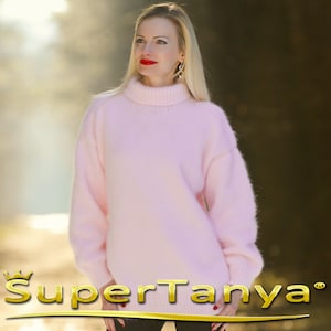 Eleganter und exklusiver, handgestrickter rosa, echter Kaninchenangora-Pullover von SuperTanya