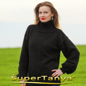 Eleganter und exklusiver, handgestrickter BLACK Kaninchenanglasser von SuperTanya