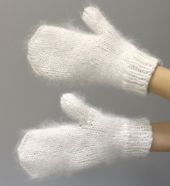 Vintage Knitting PATTERN to make Fuzzy Angora Muff Hand Warmer