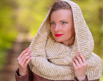 Écharpe en laine mérinos noire avec fil doré scintillant, tricot de la créatrice SuperTanya - disponible immédiatement