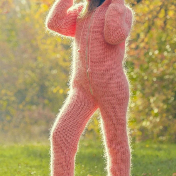Mohair Pyjama Bodysuit Catsuit mit Reißverschluss und Kapuze von SuperTanya, auf Bestellung handgestrickter Bodysuit bereit für den Versand