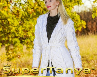 Luxueux fait sur mesure tricoté à la main Cardigan en laine d’alpaga en blanc par SuperTanya
