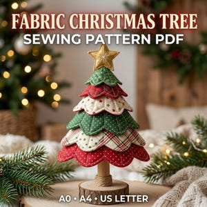 Könnte beinhalten: Ein PDF-Schnittmuster für einen Stoff-Weihnachtsbaum mit abgestuften, gesteppten Ebenen und gewellten Rändern in Rot, Grün und Creme, gekrönt von einem goldenen Stern auf einem Holzsockel. Text: FABRIC CHRISTMAS TREE SEWING PATTERN PDF A0 A4 US LETTER.
