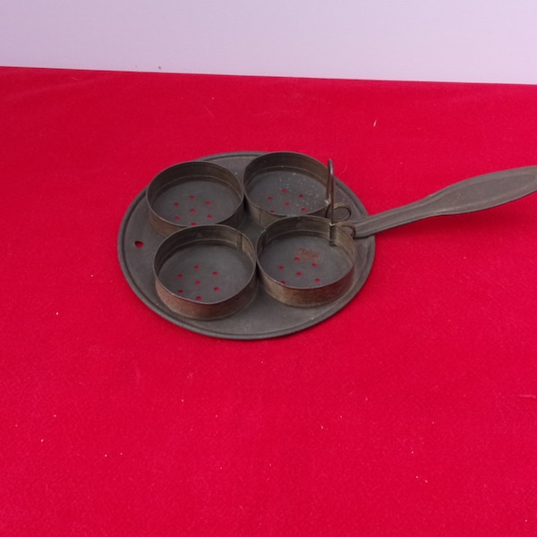 Egg poacher antique kitchen gadget vintage tin breakfast morning collectible 4 egg poacher farmhouse decor