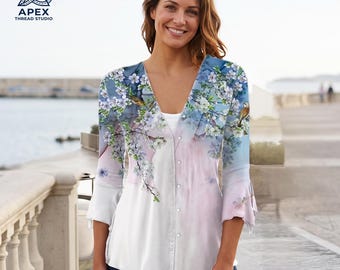 Blusa floral de manga acampanada con estampado de flores de cerezo y pájaros en acuarela / Camisa túnica de cuello en V para primavera/verano / Top botánico romántico