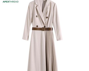 Vestido blazer beige de doble botonadura, miniconjunto asimétrico plisado, ropa de trabajo de lujo discreto con cinturón.