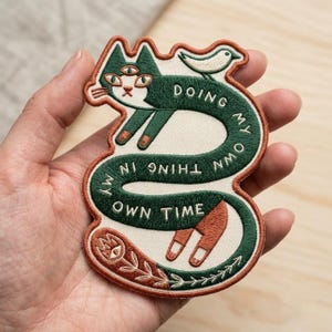 Doing My Own Thing In My Own Time Embroidered Patch, Three Eyed Cat Iron On Badge, Weirdcore Animal Applique, Cute Esoteric Patch
