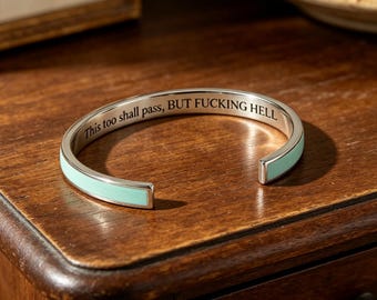 Esto también pasará, Pulsera de puño de esmalte plateado, Brazalete con mensaje oculto sarcástico, Pulsera de puño inspiradora con mensaje oculto, Regalos