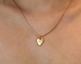 Collier vintage en or avec pendentif cœur et étoile céleste – Bijou chargé de sens
