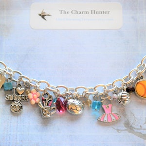 Bracelet à breloques 12e anniversaire fille, bracelet petite fille, histoires de pierres, bracelet histoire, breloques, danse, chats, anniversaire, carte d'anniversaire